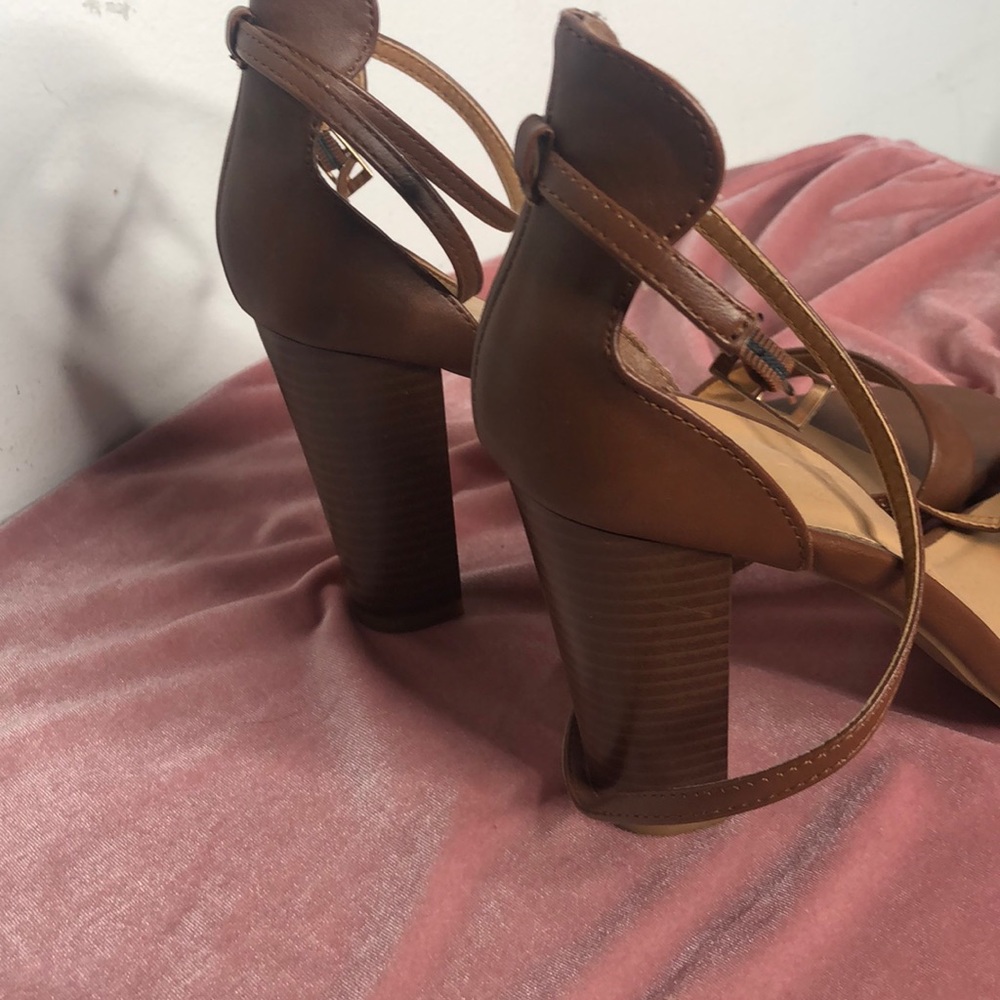 Heels - Picture 2 of 3